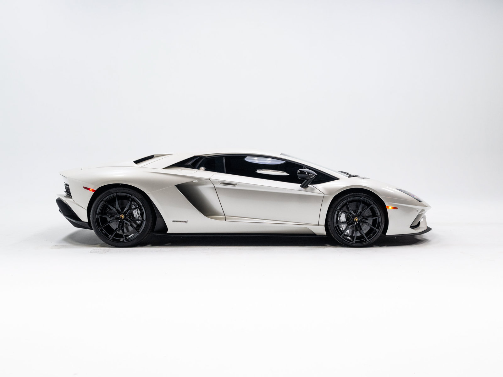Used 2018 Lamborghini Aventador S AWD/4WD image 6
