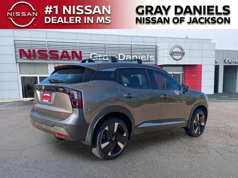 New 2026 Nissan Kicks SR w/ Cold Weather Package image 3