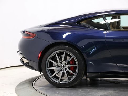 Used 2017 Aston Martin DB11 V12 RWD image 61