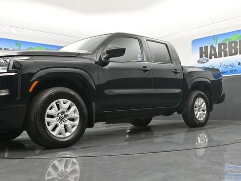 Used 2022 Nissan Frontier SV w/ Technology Package image 18