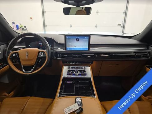 Used 2022 Lincoln Aviator Black Label w/ Dynamic Handling Package AWD/4WD image 14