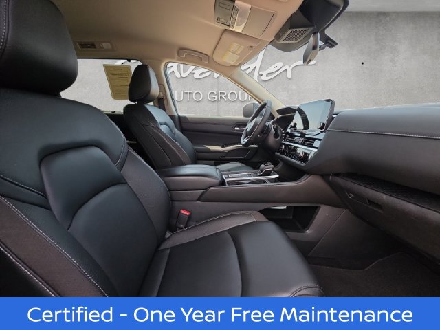 Certified 2025 Nissan Pathfinder SL FWD image 24