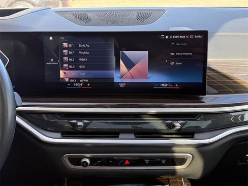 Used 2023 BMW X7 xDrive40i w/ Premium Package image 12