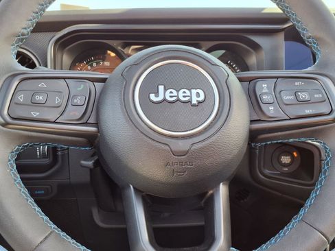 Used 2024 Jeep Wrangler Unlimited Rubicon 4xe image 19