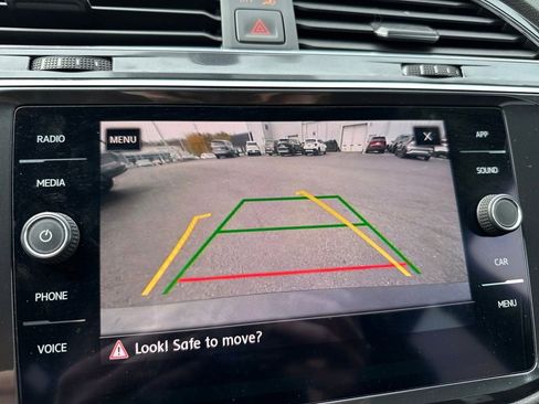 Used 2020 Volkswagen Tiguan SE R-Line image 15