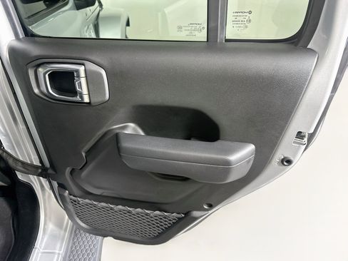 Used 2024 Jeep Wrangler Unlimited w/ Dual Top Group AWD/4WD image 28