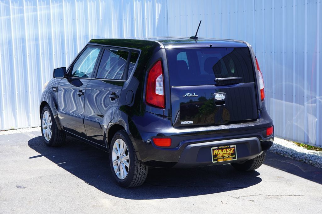 Used 2013 Kia Soul FWD image 4