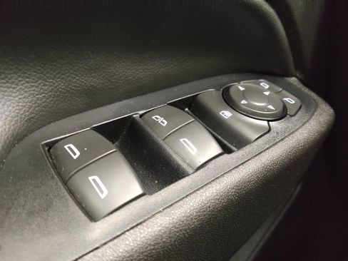 Used 2018 Chevrolet Equinox LT w/ Sun & Infotainment Package FWD image 27