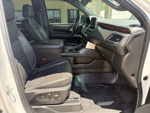 Used 2021 Chevrolet Suburban Premier AWD/4WD image 22