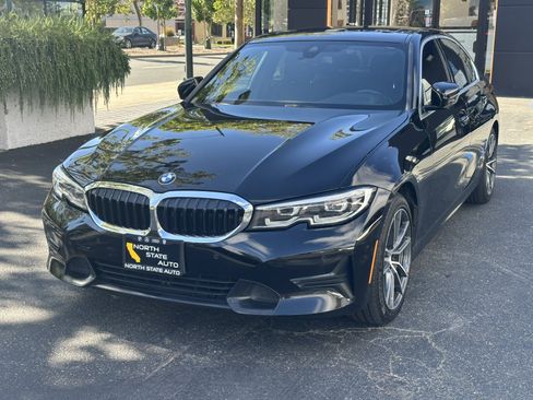 Used 2019 BMW 330i Sedan w/ Convenience Package RWD image 3