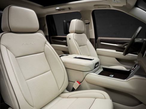Used 2023 GMC Yukon XL Denali image 61