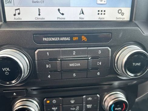 Used 2018 Ford F150 Platinum w/ Technology Package AWD/4WD image 24