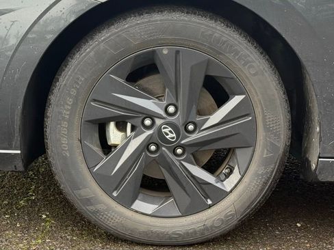 Used 2021 Hyundai Elantra SEL w/ Preferred Accessory Package image 9