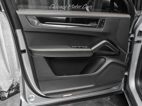 Used 2025 Porsche Cayenne GTS image 34