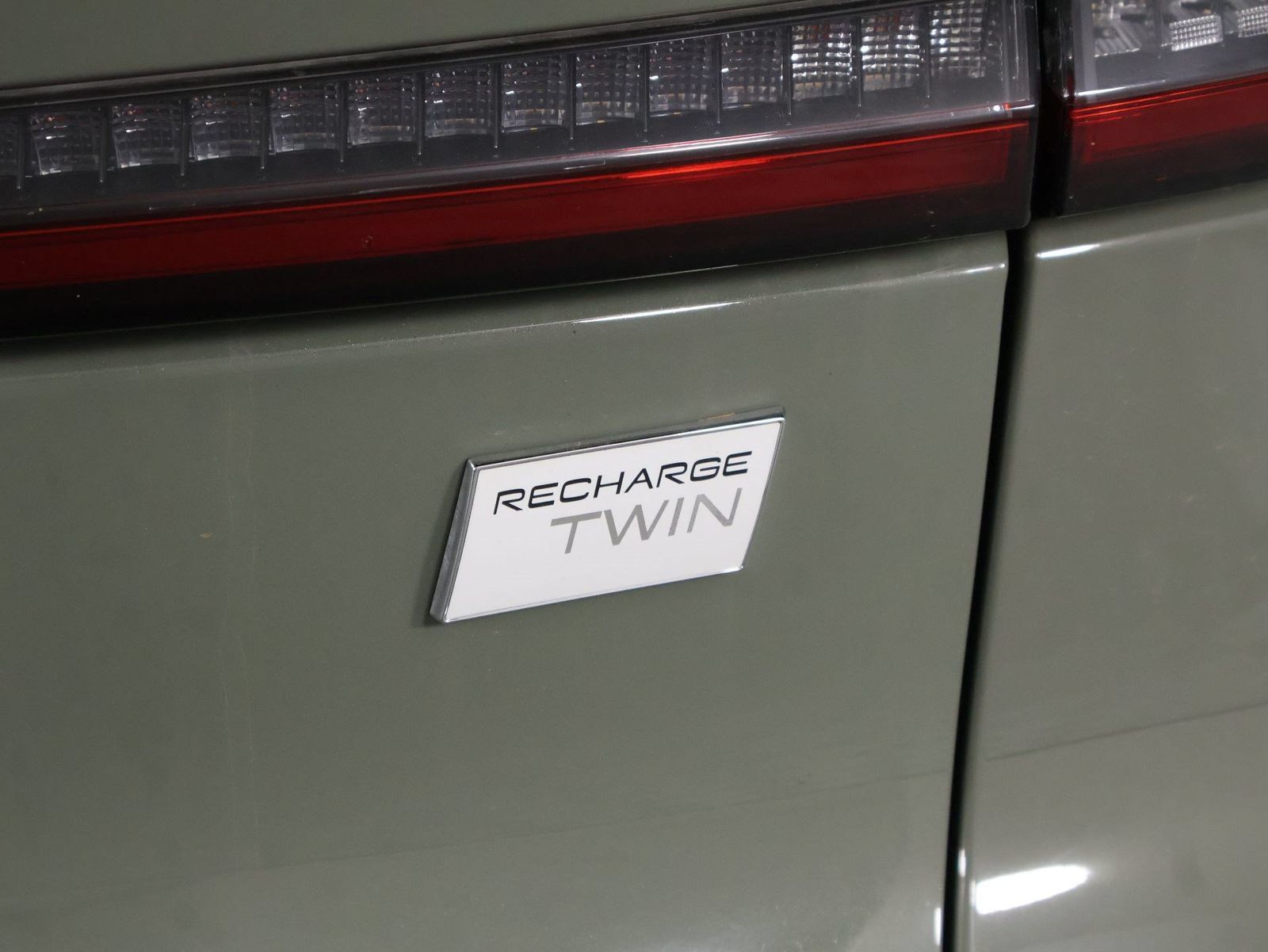 Used 2023 Volvo C40 P8 Recharge Ultimate w/ Protection Package Premier AWD/4WD image 20