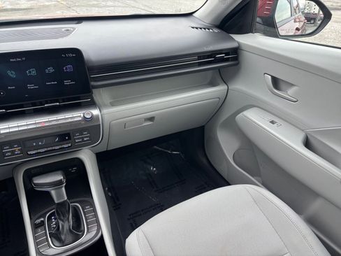 Used 2025 Hyundai Kona SEL image 31