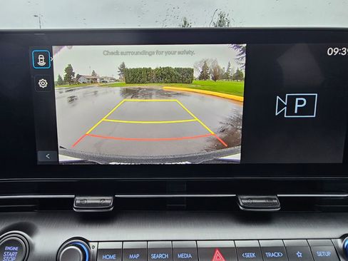 Used 2024 Hyundai Kona SE image 34