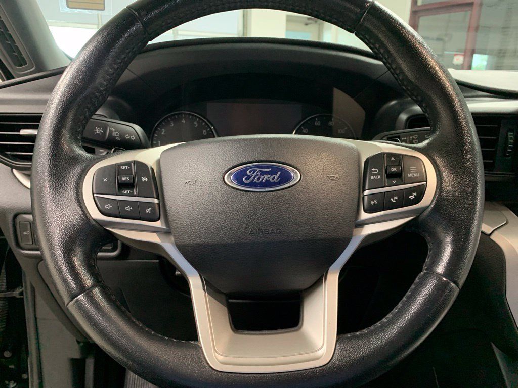 Used 2021 Ford Explorer XLT w/ Class III Trailer Tow Package AWD/4WD image 19