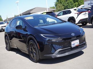 Used 2023 Toyota Prius LE FWD video 1