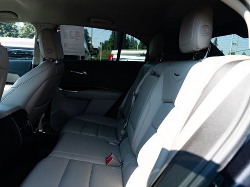 Used 2023 Cadillac XT4 Premium Luxury AWD/4WD image 19