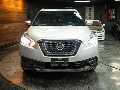 Used 2018 Nissan Kicks SV FWD image 4