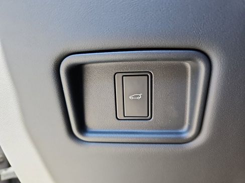 Certified 2025 Land Rover Range Rover Sport image 26