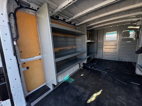 Used 2020 Nissan NV 1500 SV image 18