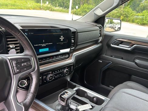 Used 2024 Chevrolet Silverado 1500 RST w/ Convenience Package II AWD/4WD image 17