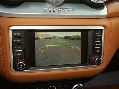 Used 2016 Ferrari California T image 16