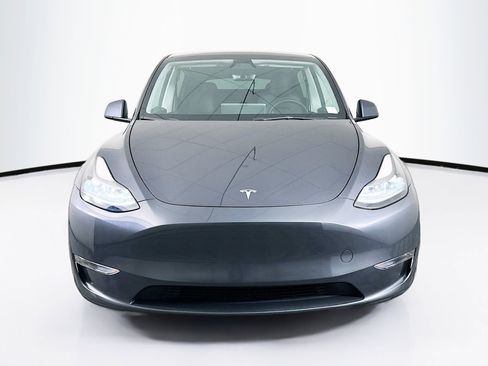 Used 2023 Tesla Model Y Long Range image 2