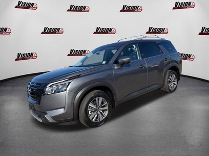 New 2025 Nissan Pathfinder SL w/ Black Appearance Package