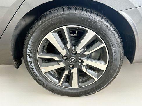 Used 2025 Nissan Versa SV FWD image 11