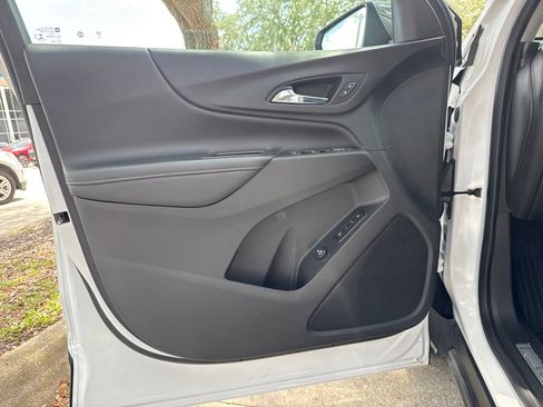 Used 2021 Chevrolet Equinox Premier FWD image 19
