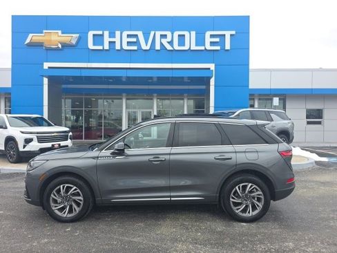 Used 2025 Lincoln Corsair AWD w/ Equipment Group 101A image 3