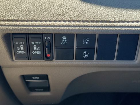 Used 2020 Honda Odyssey EX image 19