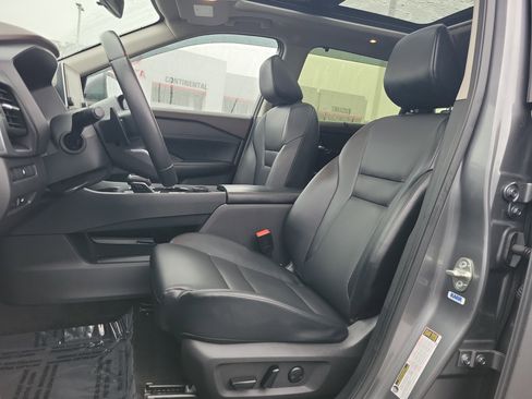 Used 2023 Nissan Rogue SV w/ SV Premium B Package image 19