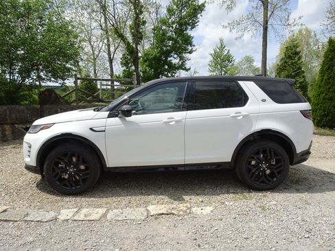 New 2026 Land Rover Discovery Sport Landmark AWD/4WD image 8