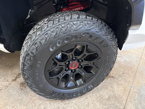 Used 2025 Toyota Tacoma TRD Pro image 14