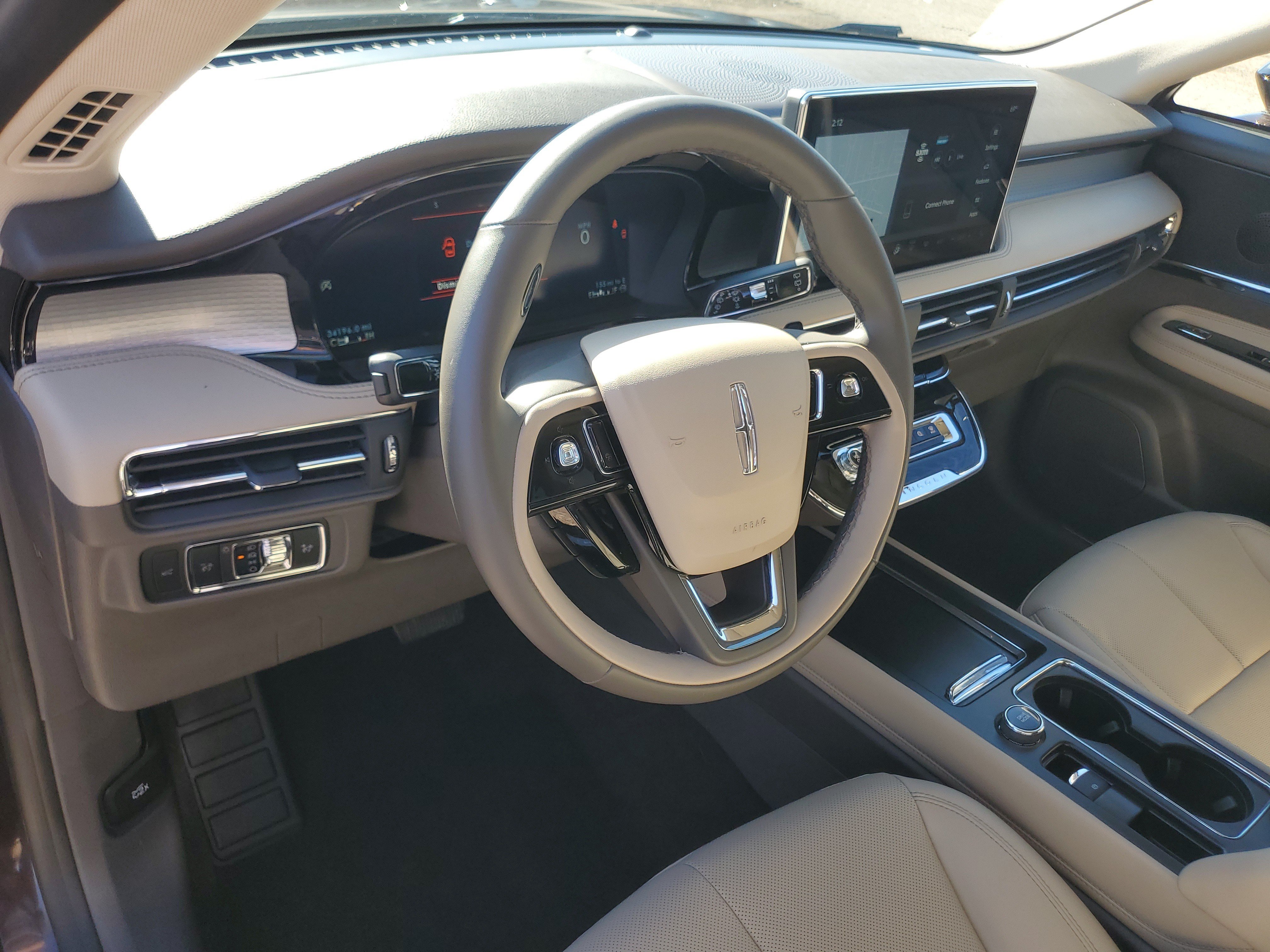 Used 2023 Lincoln Corsair AWD w/ Equipment Group 101A image 13