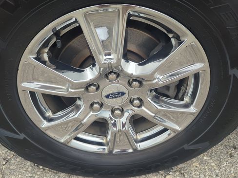 Used 2016 Ford F150 Lariat w/ Equipment Group 501A Mid image 38