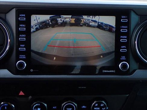 Used 2020 Toyota Tacoma TRD Off-Road image 16