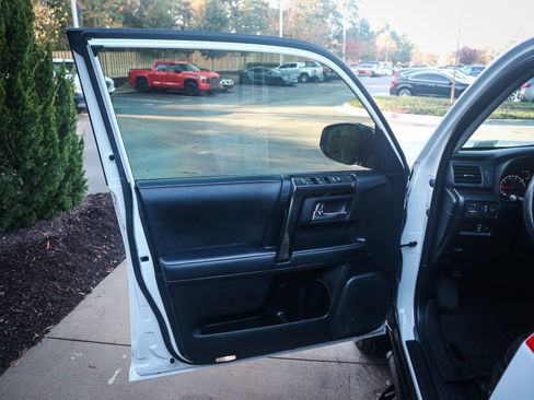 Used 2023 Toyota 4Runner 40th Anniversary SE image 14