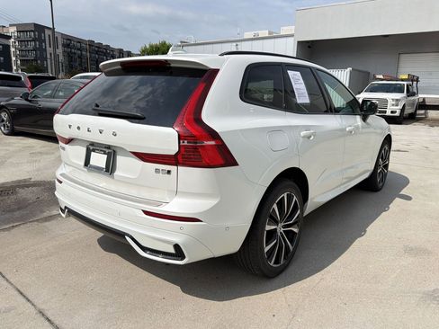 Used 2023 Volvo XC60 B5 Plus w/ Climate Package AWD/4WD image 9