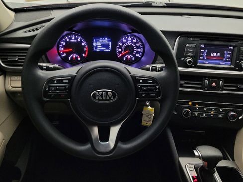 Used 2017 Kia Optima LX image 22