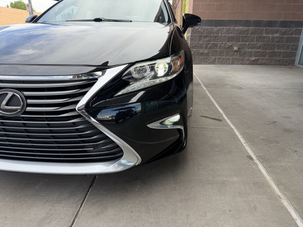 Used 2016 Lexus ES 350 w/ Navigation System Package FWD image 11