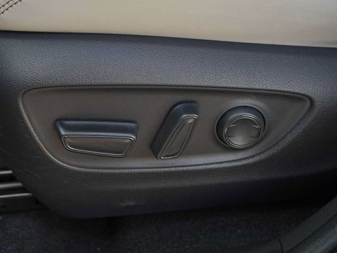 Used 2022 Toyota RAV4 XLE Premium AWD/4WD image 12