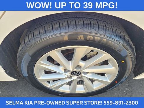 Used 2021 Toyota Camry LE image 23