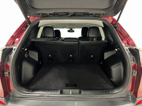 Used 2019 Jeep Cherokee Latitude Plus w/ Comfort/Convenience Group FWD image 26