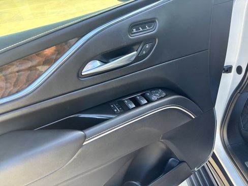 Used 2024 Cadillac Escalade Sport Platinum w/ LPO, ONYX Package image 12