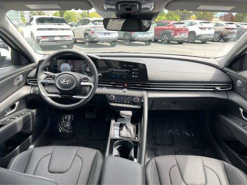 New 2026 Hyundai Elantra Limited FWD image 25